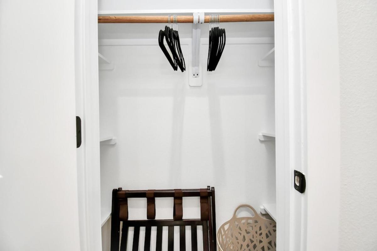 Modern Upscalestay,kingbed,arcadegames,fullkitchen * Houston