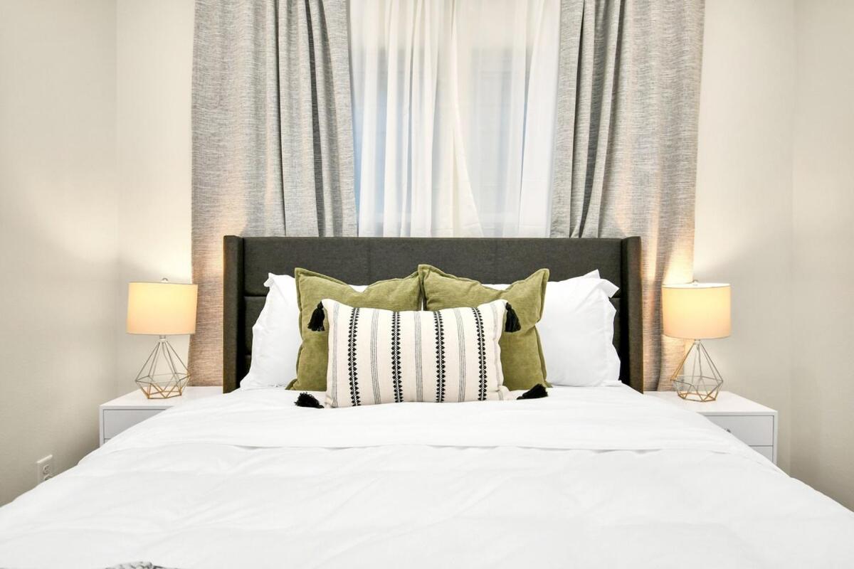 Modern Upscalestay,kingbed,arcadegames,fullkitchen Villa Houston
