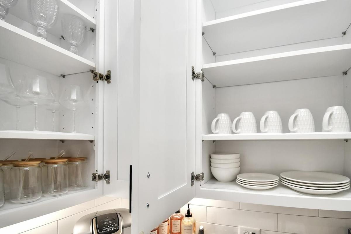 Modern Upscalestay,kingbed,arcadegames,fullkitchen Villa