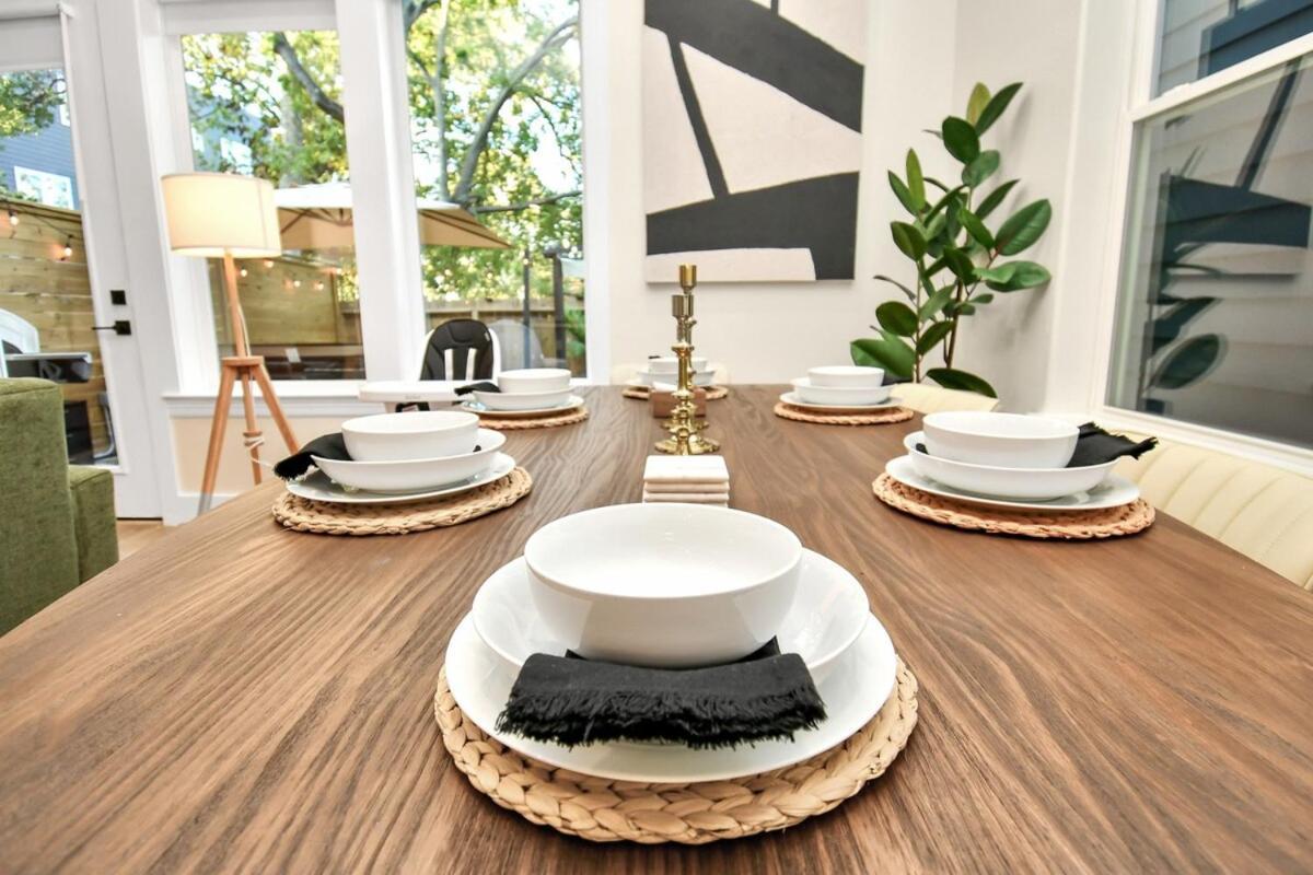 Modern Upscalestay,kingbed,arcadegames,fullkitchen *