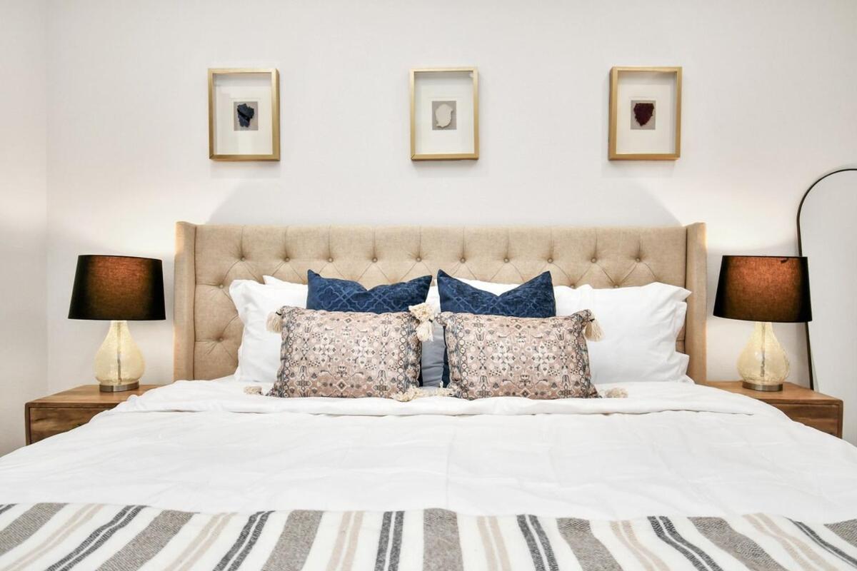 Villa Modern Upscalestay,kingbed,arcadegames,fullkitchen