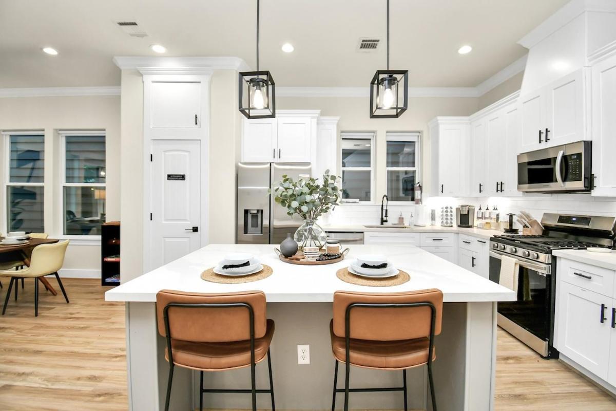 Modern Upscalestay,kingbed,arcadegames,fullkitchen Houston