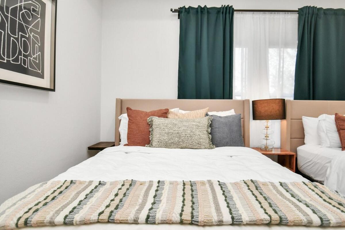 Villa Modern Upscalestay,kingbed,arcadegames,fullkitchen Houston